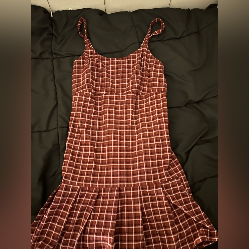 I am selling this plaid dress from Hollister!